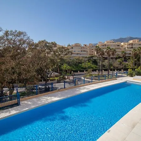 C43 - Family House With Terrace And Shared Pool Ferienhaus Benalmádena